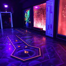 Die moonlight minigolfstrecke ist als indoorparcours angelegt und wie der name schon verrät, ist es überall dunkel, wie im mondlicht. Schwarzlicht Semester Minigolf Bochum Aktuelle 2021 Lohnt Es Sich Mit Fotos