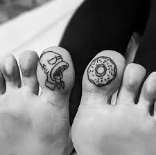 Inspirierte Raume Im Freien Leben Im Freien Tiki Regenschi Inspirierte Raume Im Freien Leben Im Freien Tiki Regensc In 2020 Toe Tattoos Tattoos Summer Tattoo