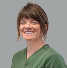 Amber Weimer's Instagram, Twitter & Facebook