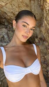 Dakota Thompson's Instagram, Twitter & Facebook