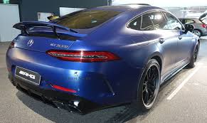 Hier wird sehr früh hoch und erst sehr spät heruntergeschaltet. Amg Gt 4 Door Coupe Luxury Cars Export Germany
