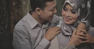 Tanda lelaki masih sayang bekas kekasih bayangkan satu hari suami salah panggil dengan nama bekas kekasihnya. Tanda Lelaki Sayang