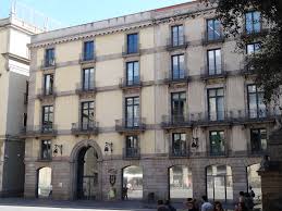El lateral se iría luego del. Pompeu Fabra University Wikidata