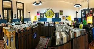 The store opened its doors at 9 a.m. Kfaurtuvb1nkwm