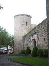 Toutes les informations locales de la ville de gannat (03800) sont disponibles gratuitement sur cette page: Chateau De Gannat Wikipedia