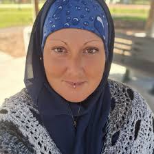 What is the difference between g hook and 4mm hook?