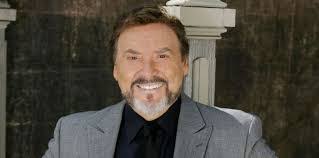 Mindy Webster's Instagram, Twitter & Facebook