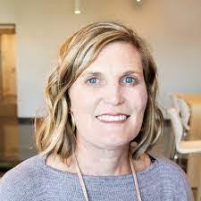 Kara Crow's Instagram, Twitter & Facebook