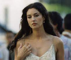 Эта актриса является символом женственности и притягательности, я собрала 60 самых лучших фотографий моники беллуччи в молодости, каждая из них великолепна и достойна восхищения. Obolstitelnaya I Nesravnennaya Luchshie Fotografii Moniki Belluchchi