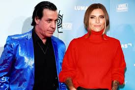 Soon after, within a year. Rammstein Il Frontman Accusato Di Aggressione Lascimmiapensa Com