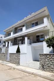 Δείτε τα πρωτοσέλιδα των εφημερίδων και των περιοδικών που κυκλοφορούν. Enoikiazomena Dwmatia Kabala Nea Peramos