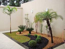 For Enhancing The Look Of The House Garden Pebbles Can Also Be Used Apart From Just Placing The Plants In It An Jardines Paisajismo Jardines Jardines Modernos
