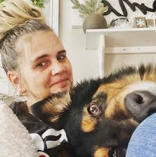 Gwen Bickers's Instagram, Twitter & Facebook