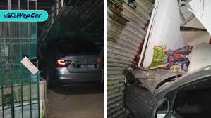 We did not find results for: Gara Gara Penunggang Motorsikal Makcik Umur 41 Tahun Rempuh Kedai Runcit Sebab Terkejut Wapcar