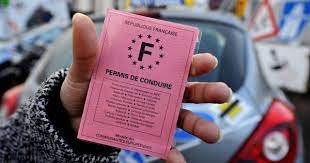 Entrée en vigueur ce lundi 22 juillet, la réforme du permis de conduire devrait rendre l'examen moins cher en février dernier, un rapport parlementaire préconisait que l'âge minimum pour passer le permis soit abaissé à 17 ans, au lieu de 17 ans et demi, pour les. Passer Le Permis Des 17 Ans Et Demi Sera Bientot Possible Permis De Conduire Code De La Route Conduire