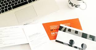 Können sie auf diesen bildern die roten stifte ausmachen? Checkliste Was Gehort Unbedingt In Deinen Flyer Makeusershappy