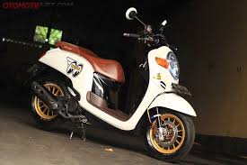 7.7 / 10 ( 9 votes ). Honda Scoopy Pengorbanan Cakram Pindah Kanan Roda Depan Gak Center Gridoto Com