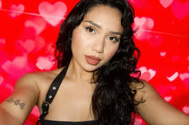 Shamira Lee's Instagram, Twitter & Facebook