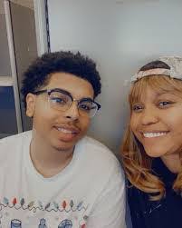 Shontae Clark's Instagram, Twitter & Facebook