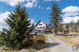 The building is located directly below the second highest peak in the bavarian forest at 1,453 m. Grosser Rachel Uber Rachelsee Wanderung Bilder