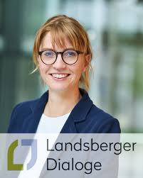 Die Radtour „Landsberg und der Nationalsozialismus“ nimmt Euch mit in die  Zeit von 1923 bis 1958. Museumsleiterin Sonia Schätz,  Kulturwissenschaftlerin Carolin Keim und Hörfunkjournalistin Sabine  März-Lerch haben die Radtour gemeinsam entwickelt. Die