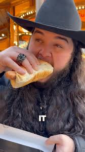 American goes to the Liverpool Christmas Market 🎄