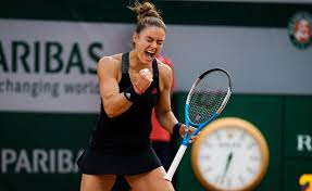 Η μαρία σάκκαρη έχει τα γενέθλια της σήμερα κλείνοντας τα 26 και το αρχηγείο της ελληνικής αποστολής της επιφύλαξε μία έκπληξη. Sta Hmitelika Toy Roland Garros H Lakaina Maria Sakkarh