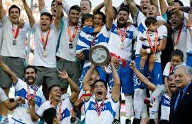 Todo parece indicar que universidad católica corre sin contratiempos para conseguir el bicampeonato del fútbol chileno. Universidad Catolica Se Consagro Campeon Del Torneo Apertura 2016 Del Futbol Chileno Conmebol
