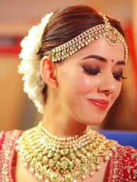Get The Best Wedding Day Look Minimal Makeup And Jewellery This Bride Is Giving Us Some Major Goals In 2020 Bridal Makeup Wedding Top Bridal Makeup Bridal Makeup