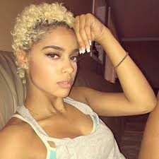 Pin By Debby On Ellaruyi Hair Color For Dark Skin Blonde Hair Black Girls Short Blonde Hair