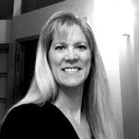 Leslie Vance's Instagram, Twitter & Facebook