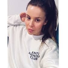 Kara Mathis's Instagram, Twitter & Facebook