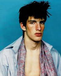 Iván de pineda (madrid, 11 de julio de 1977) es un actor, modelo y conductor argentino. Ken Ivan De Pineda