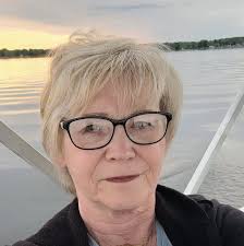 I'm a walk with conservative in California. There was a time when I didn't  bother to vote because it's a blue state. Now i do because we can always  hope!