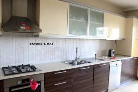 Mutfak dolaplarını, tezgahı ve fayansları. Bi Kagit Bi Makas Mutfak Yenileme Dolap Kapaklarini Boyadim