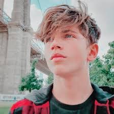 Dominique Hatton's Instagram, Twitter & Facebook