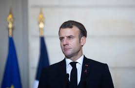 Emmanuel macron salue un chef d'état dont «le septennat transforma la france». J7kd1yt2tplxcm