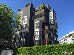 Milano | NoLo - Giacosa 47, bel brutalismo - Urbanfile