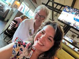 Happy hour with new faces and rain