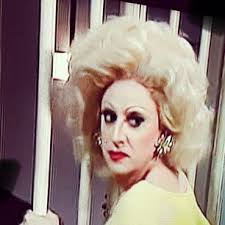 Terry La Estrecha (@TerryEstrecha)