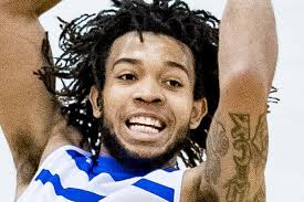 Star lose ace Davis with silverware in sight