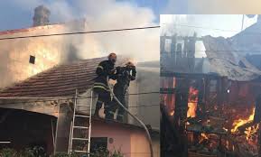 O masina a luat foc in mers. Incendiu Violent La Timisoara Casa CuprinsÄƒ De Foc Pompierii Intervin Cu Patru Autospeciale Video