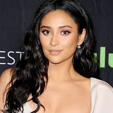 View yourself with shay mitchell hairstyles. Shay Mitchell Best Hairstyles