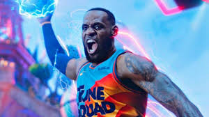 Los millones de fanáticos de la película protagonizada por michael jordan en los 90 llevaban un tiempo esperando este momento. Todos Los Alucinantes Cameos Que Dejo El Primer Trailer De Space Jam 2 Una Nueva Era Quever