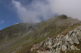 Caldarea galbena si, in primul plan, lacul cel mare; Varful Moldoveanu 2544m Tourenberichte Und Fotos Hikr Org