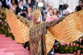 Capes are meant to be worn, as in worked. 89 Billy Porter Pose Star Fashion Queen