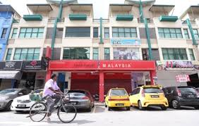 2011 yılında, 1malaysia franchise'ı kedai rakyat 1malaysia (kr1m). Tak Untung Kedai Rakyat 1 Malaysia Tutup