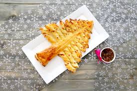 Recette Sapin Feuillete Au Societe A Tartiner Et Confit D Echalote 750g Recette Sapin Feuillete Recette Feuillete Feuilletes Apero