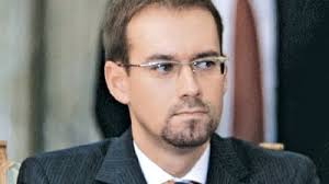 Senatori PNL: Daniel Morar sa demisioneze din celelalte functii din respect  pentru CCR