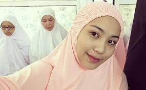 Nurul jannah binti muner (born 1 june 1995), known professionally as janna nick, is a malaysian actress and singer. Selfie Dalam Masjid Janna Nick Kena Kecam Gempak
